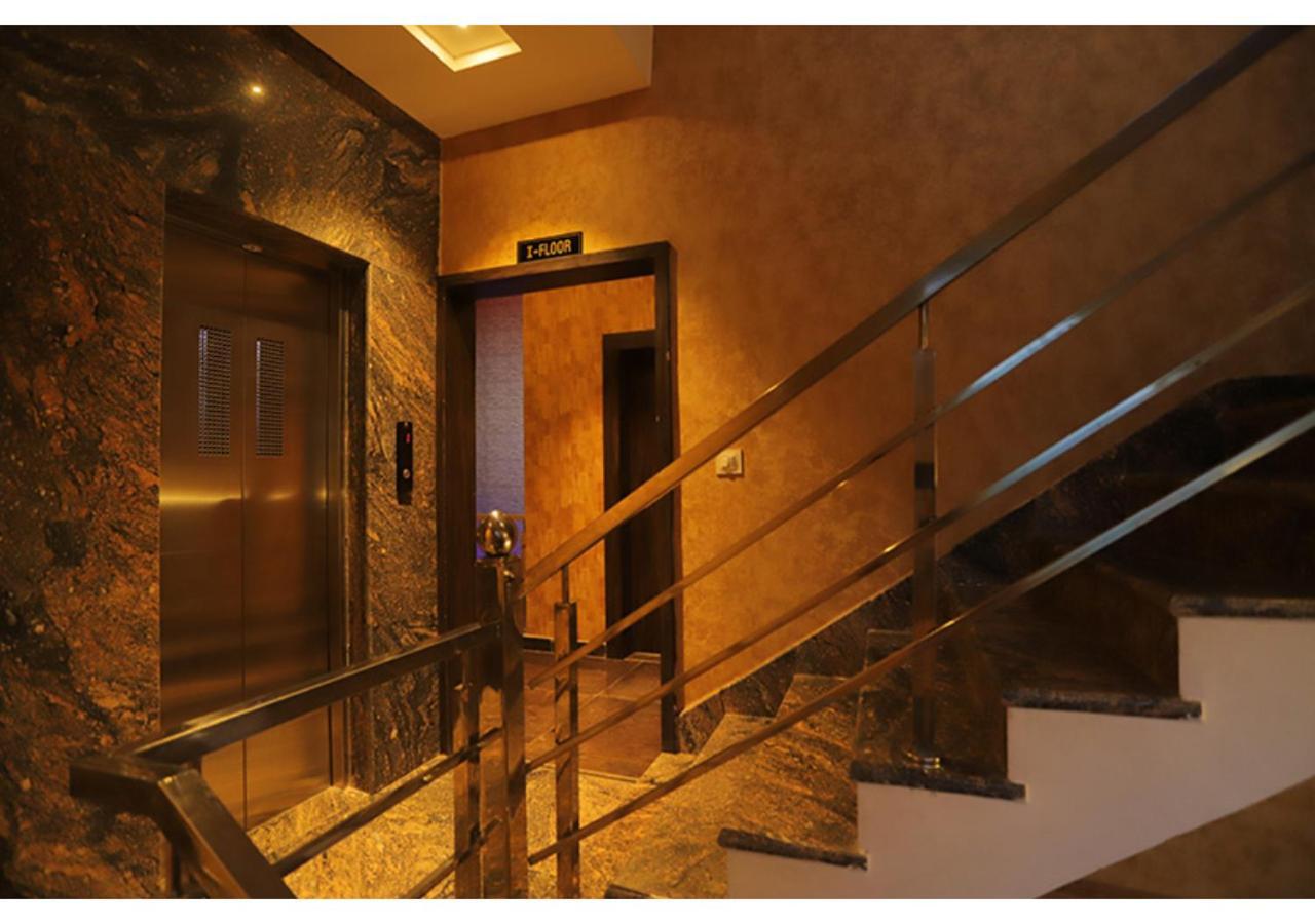 Hotel Raha Udaipur Extérieur photo