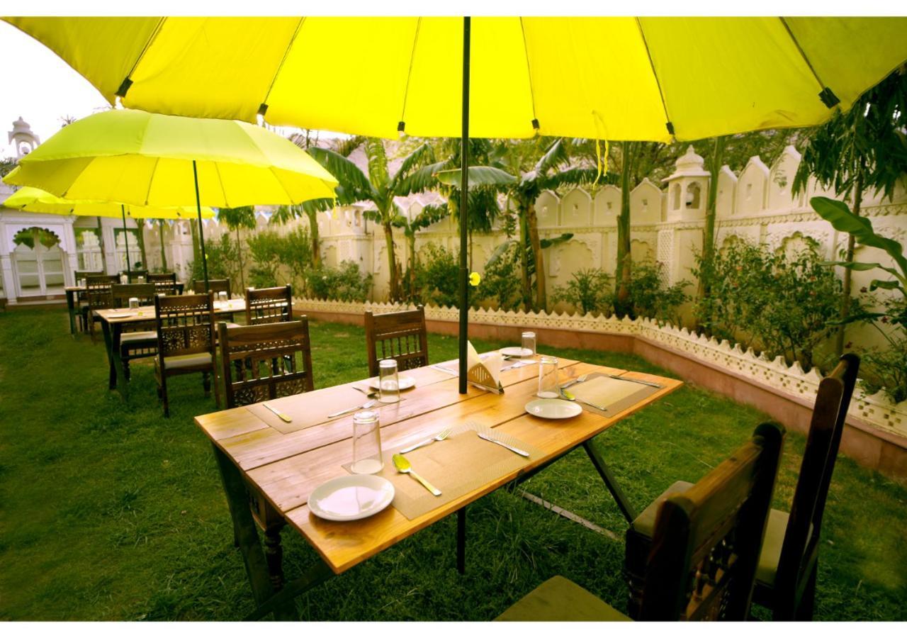 Hotel Raha Udaipur Extérieur photo