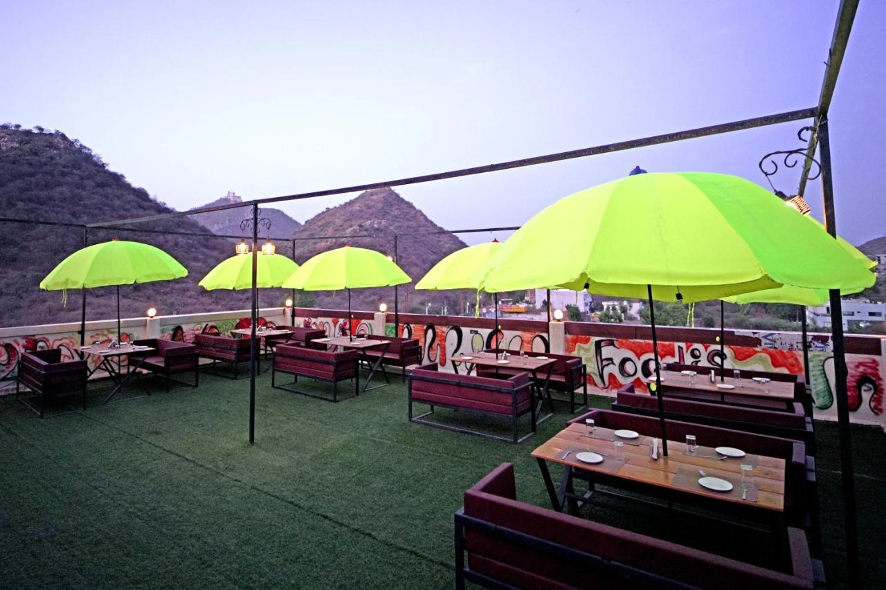 Hotel Raha Udaipur Extérieur photo